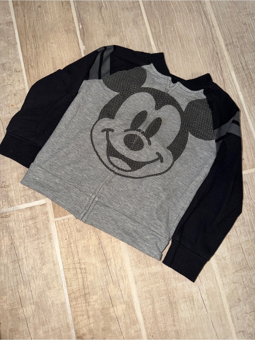 Disney x Jumping beans Gray & Black Mickey Graphic Kids Long-Sleeve Top